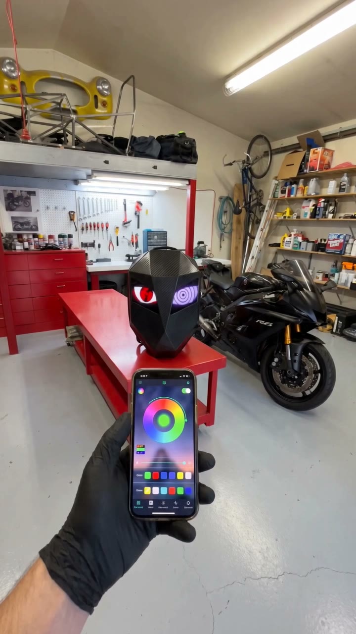 Change the eyes from the phone app